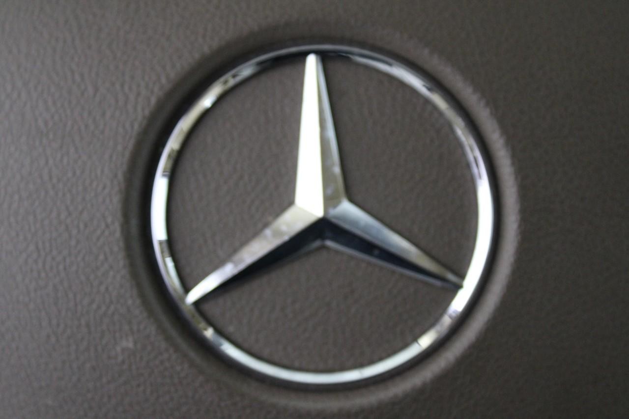 2009 Mercedes-Benz GL-Class GL320 photo