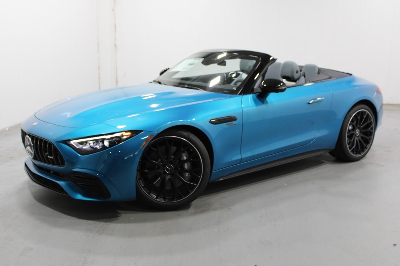 Mercedes-Benz SL Vehicle Full-screen Gallery Image 3