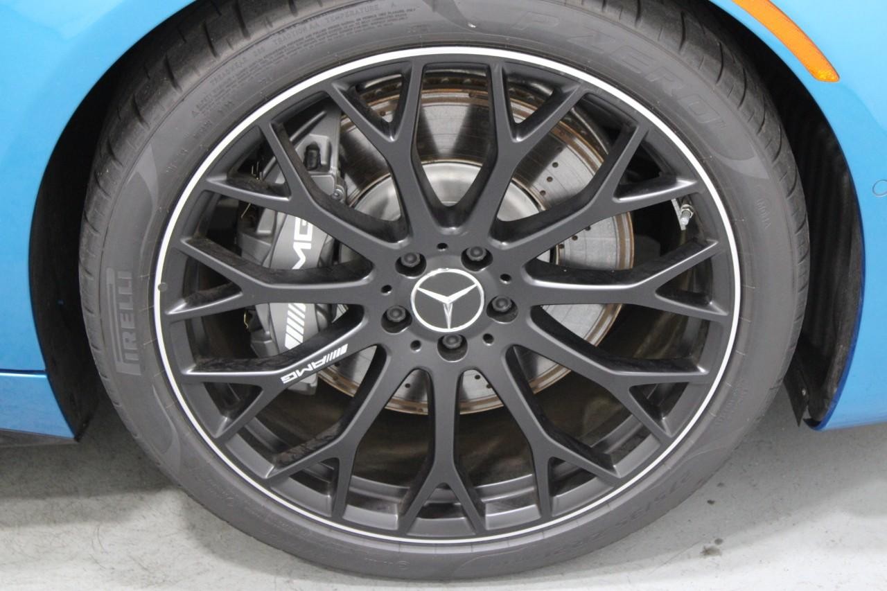 Mercedes-Benz SL Vehicle Full-screen Gallery Image 7