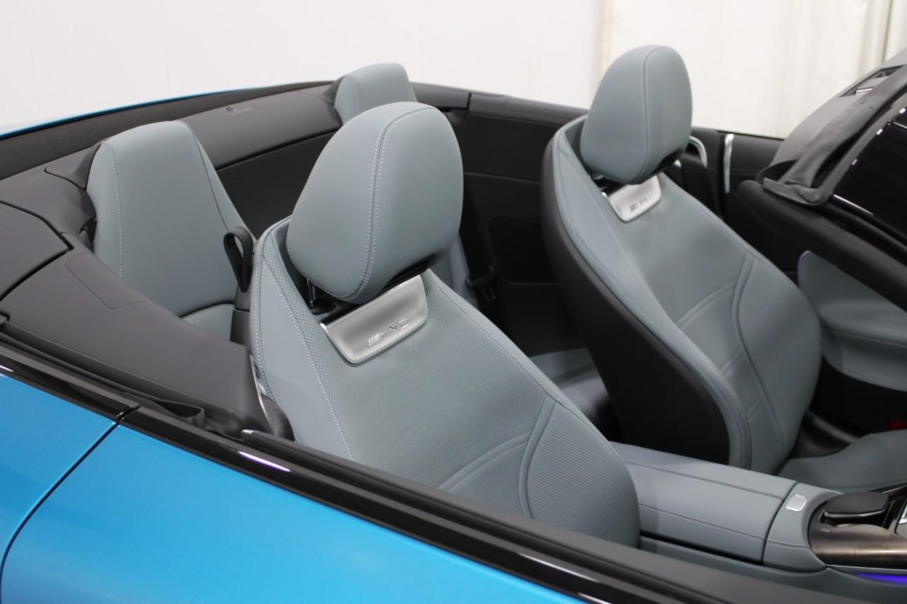 Mercedes-Benz SL Vehicle Full-screen Gallery Image 15