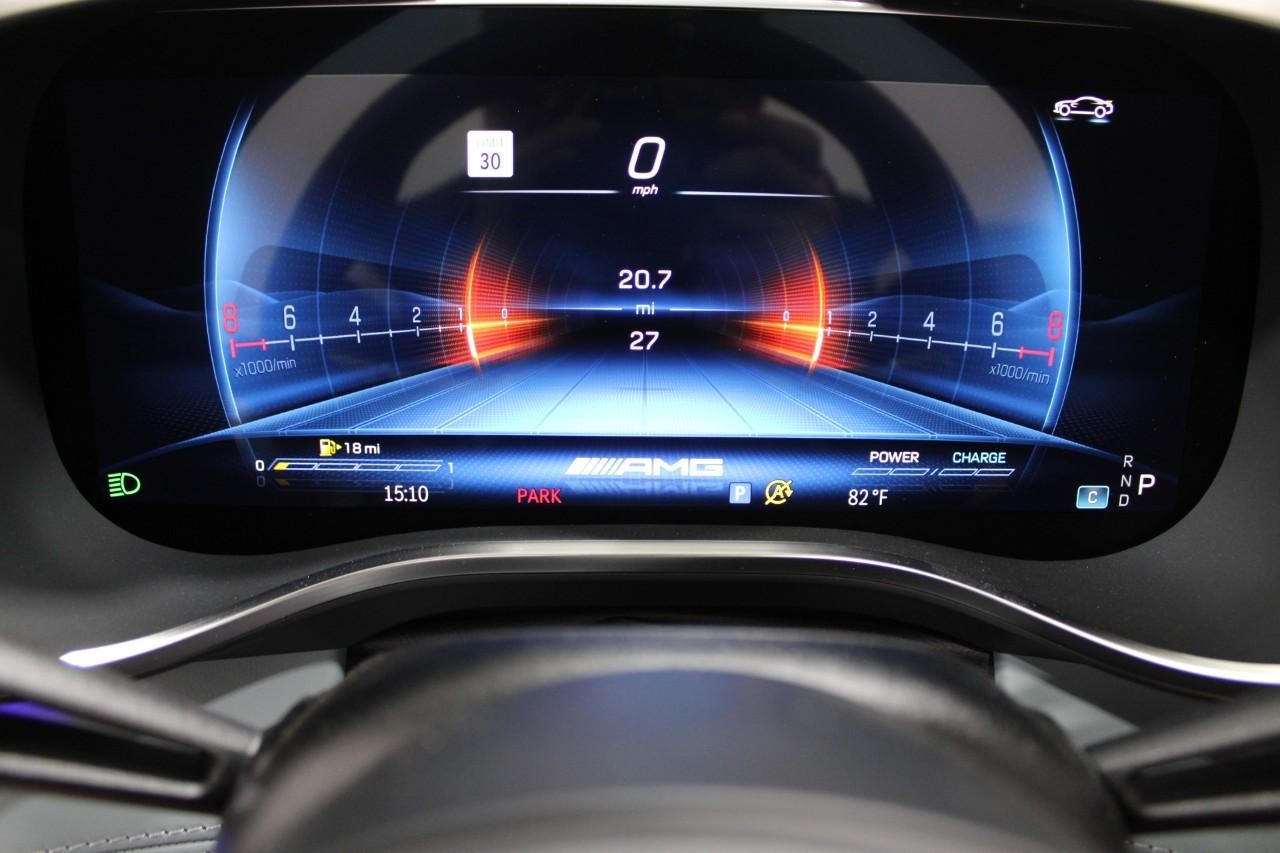 Mercedes-Benz SL Vehicle Full-screen Gallery Image 23