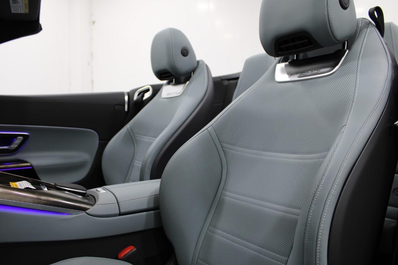 Mercedes-Benz SL Vehicle Full-screen Gallery Image 34