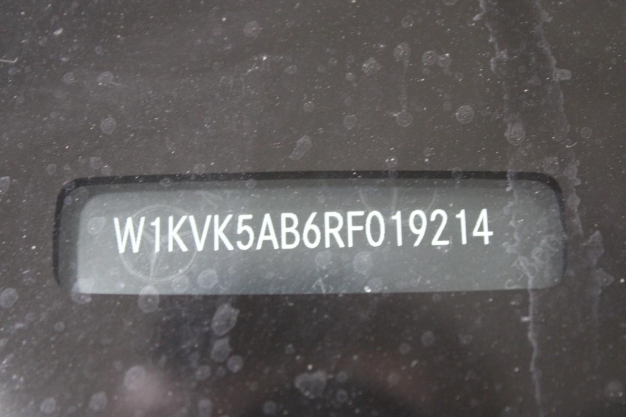 Mercedes-Benz SL Vehicle Full-screen Gallery Image 36