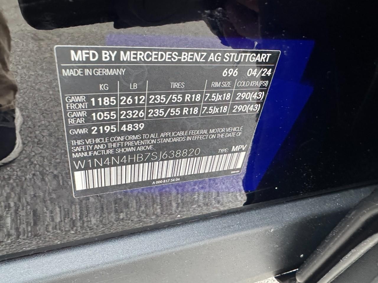 Mercedes-Benz GLA Vehicle Full-screen Gallery Image 33