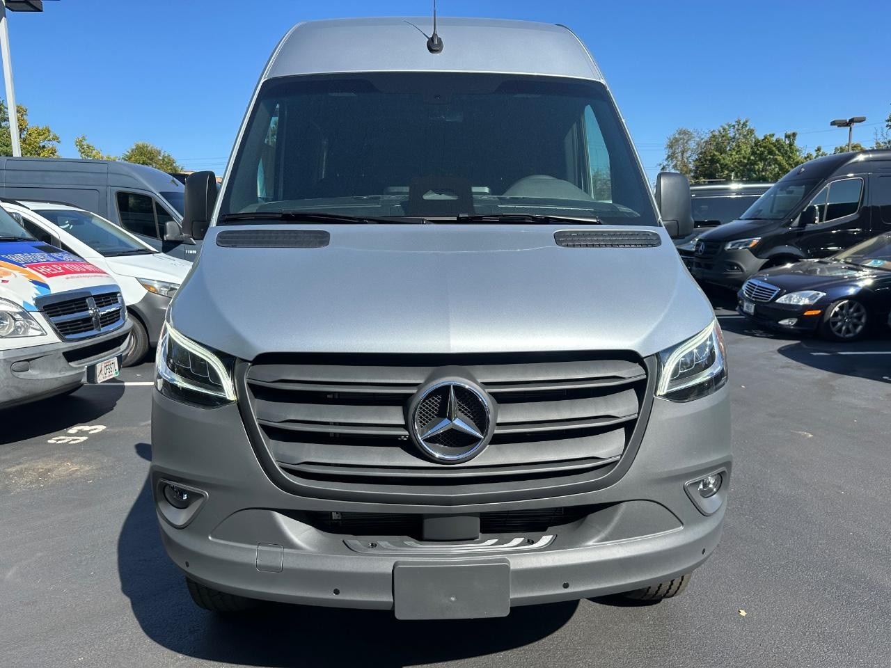 Mercedes-Benz Sprinter Cargo Van Vehicle Full-screen Gallery Image 7