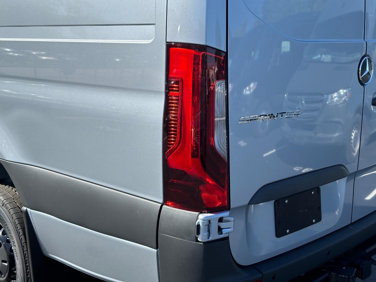 Mercedes-Benz Sprinter Cargo Van Vehicle Full-screen Gallery Image 11