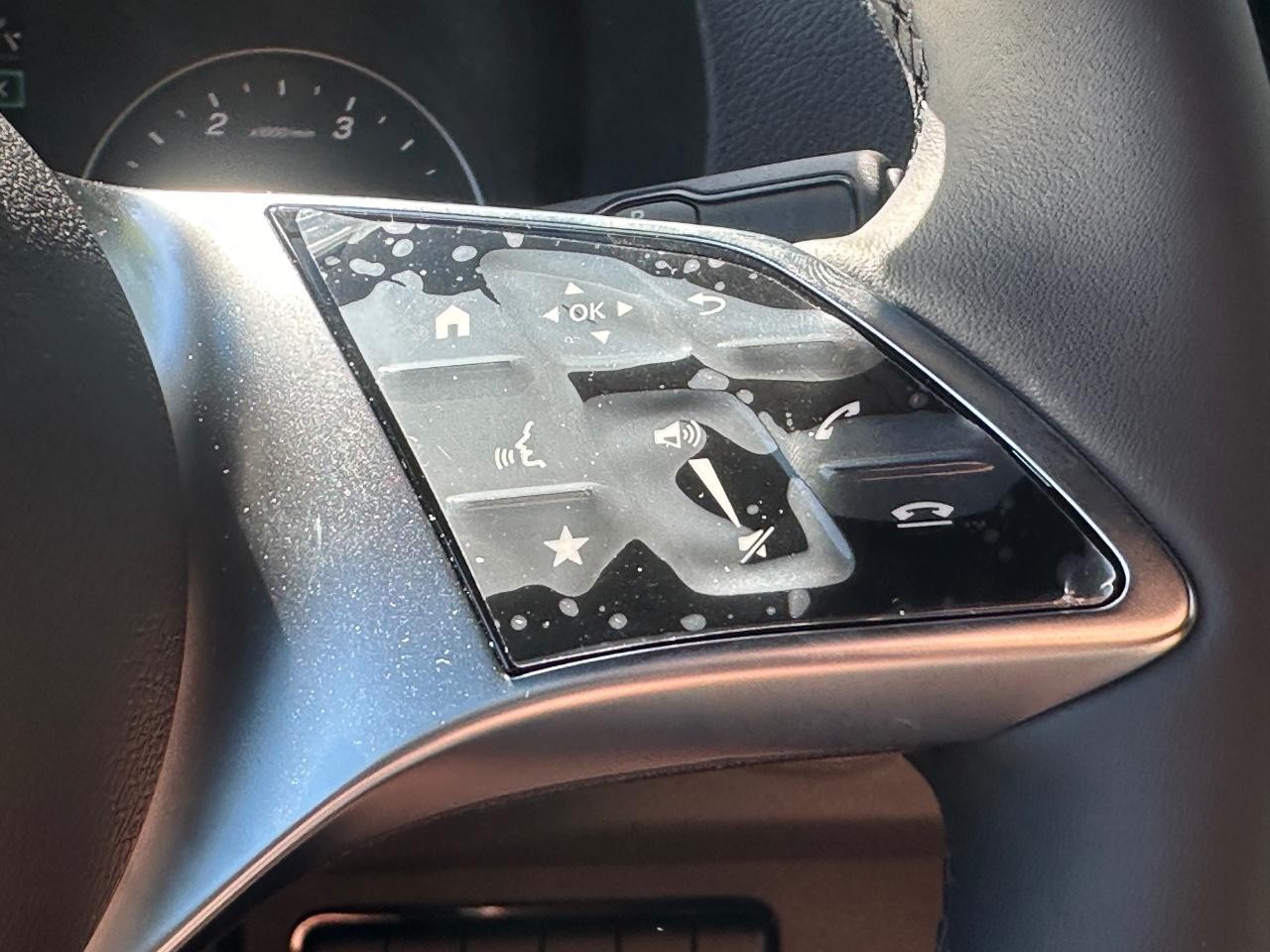 Mercedes-Benz Sprinter Cargo Van Vehicle Full-screen Gallery Image 19