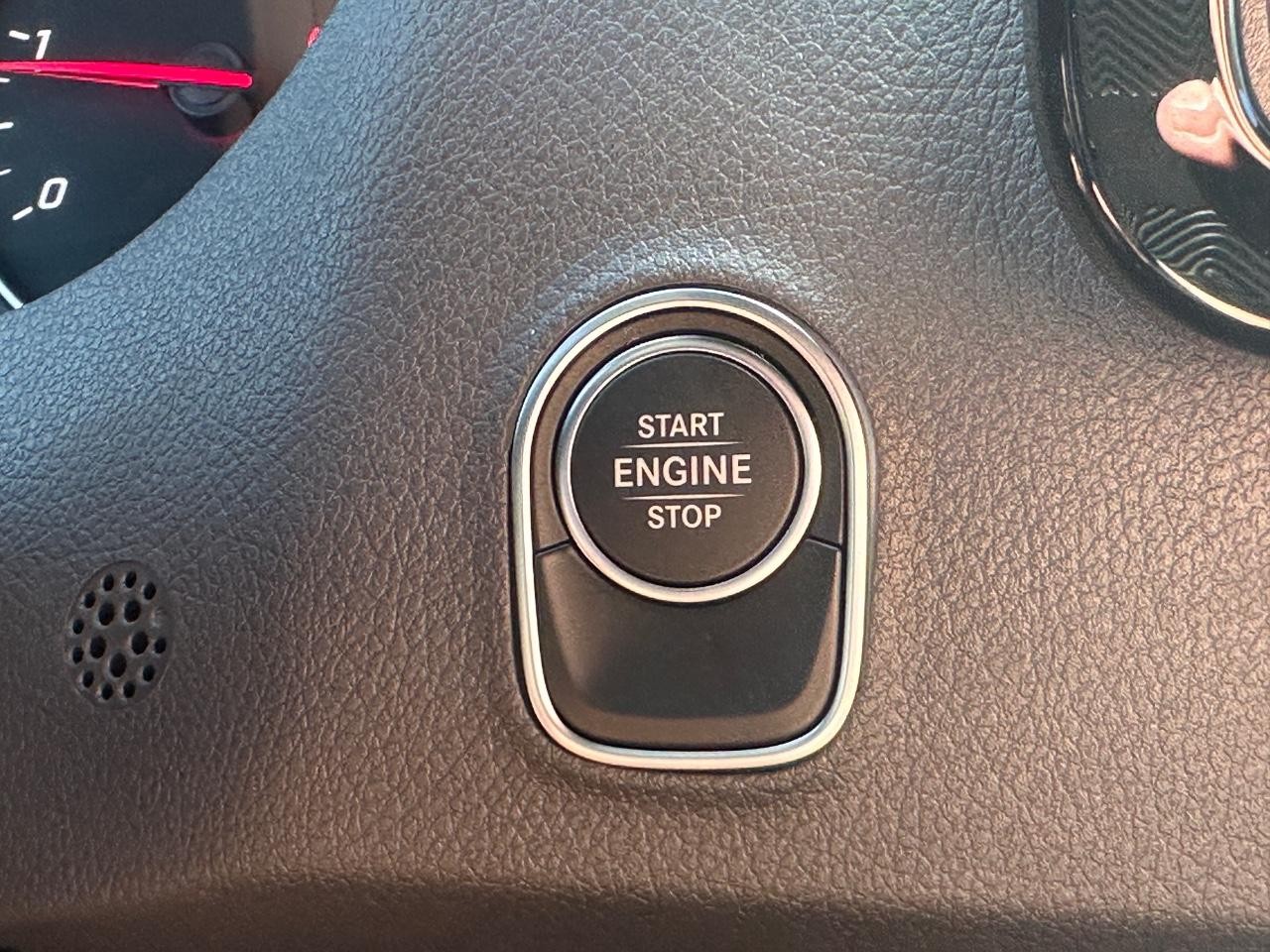 Mercedes-Benz Sprinter Cargo Van Vehicle Full-screen Gallery Image 20