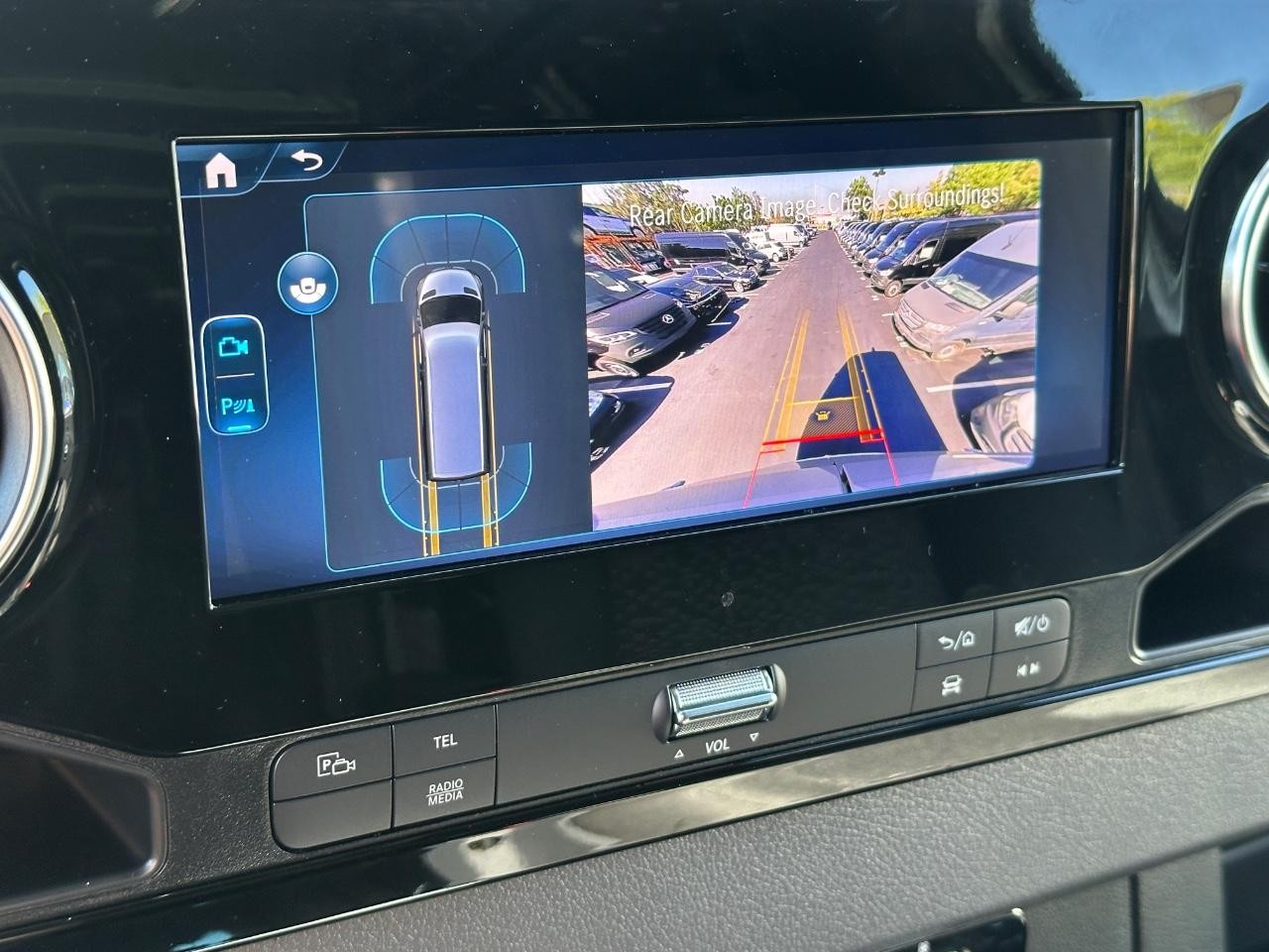 Mercedes-Benz Sprinter Cargo Van Vehicle Full-screen Gallery Image 22