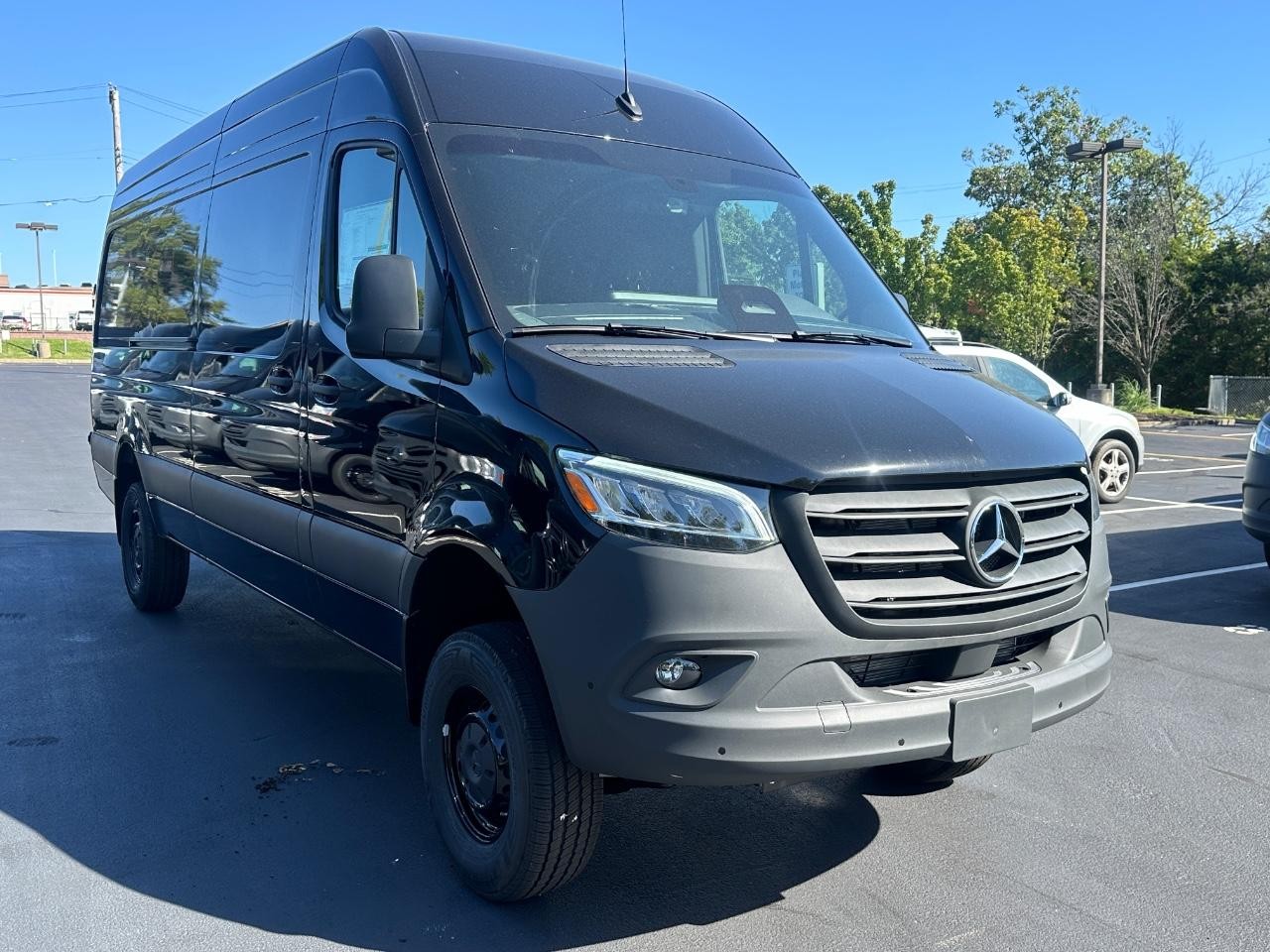Mercedes-Benz Sprinter Cargo Van Vehicle Full-screen Gallery Image 5