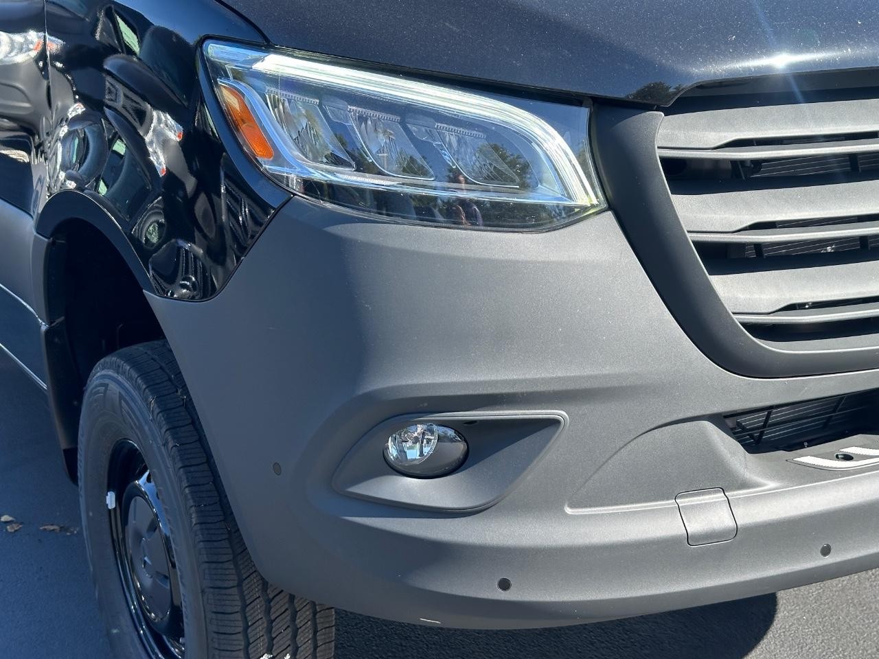 Mercedes-Benz Sprinter Cargo Van Vehicle Full-screen Gallery Image 7