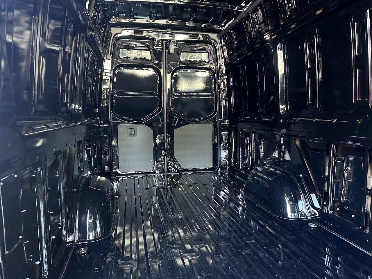 Mercedes-Benz Sprinter Cargo Van Vehicle Full-screen Gallery Image 11