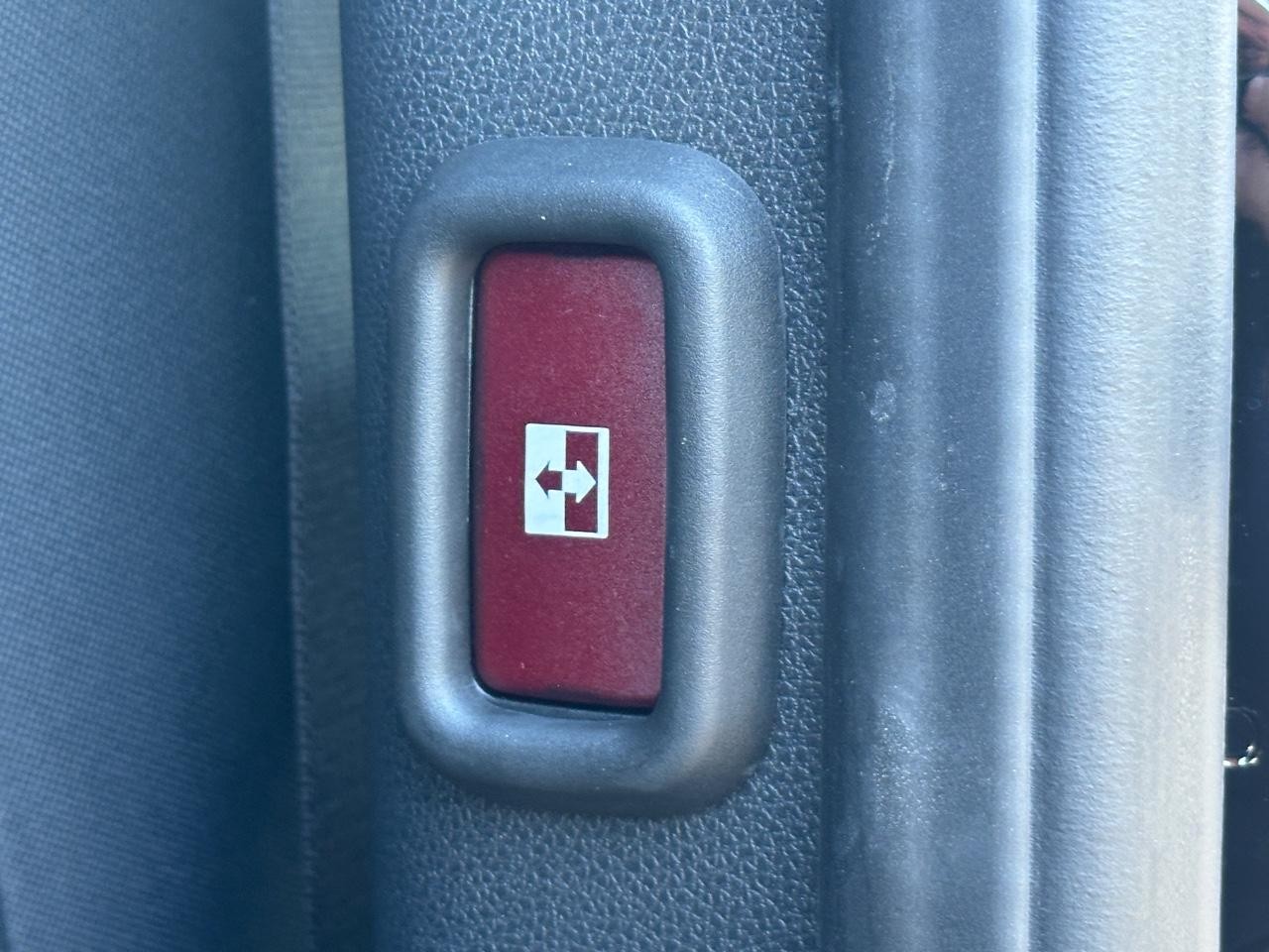 Mercedes-Benz Sprinter Cargo Van Vehicle Full-screen Gallery Image 13