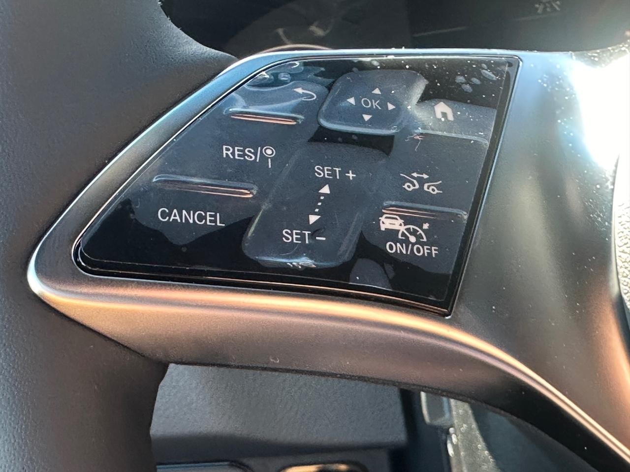 Mercedes-Benz Sprinter Cargo Van Vehicle Full-screen Gallery Image 16