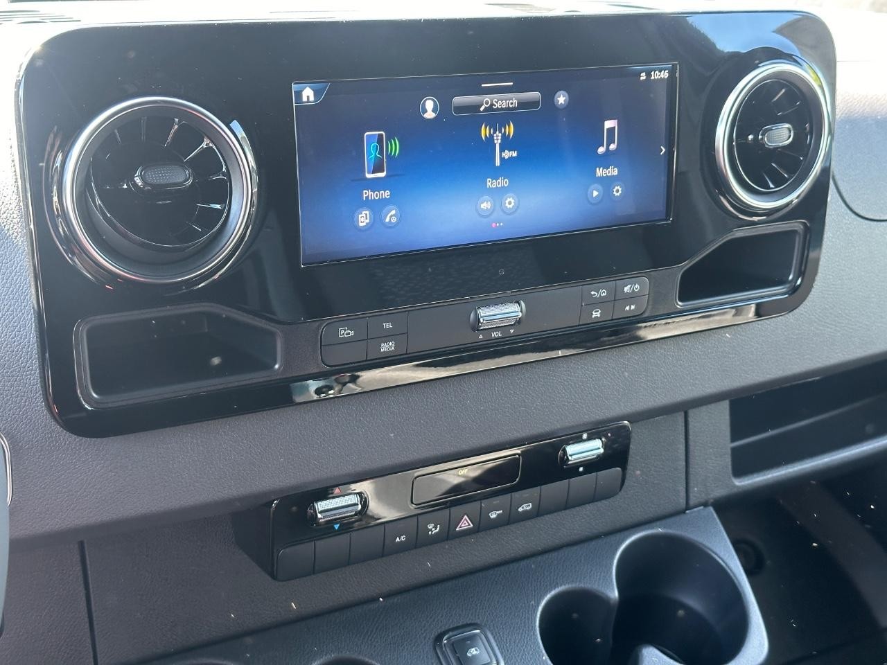 Mercedes-Benz Sprinter Cargo Van Vehicle Full-screen Gallery Image 20