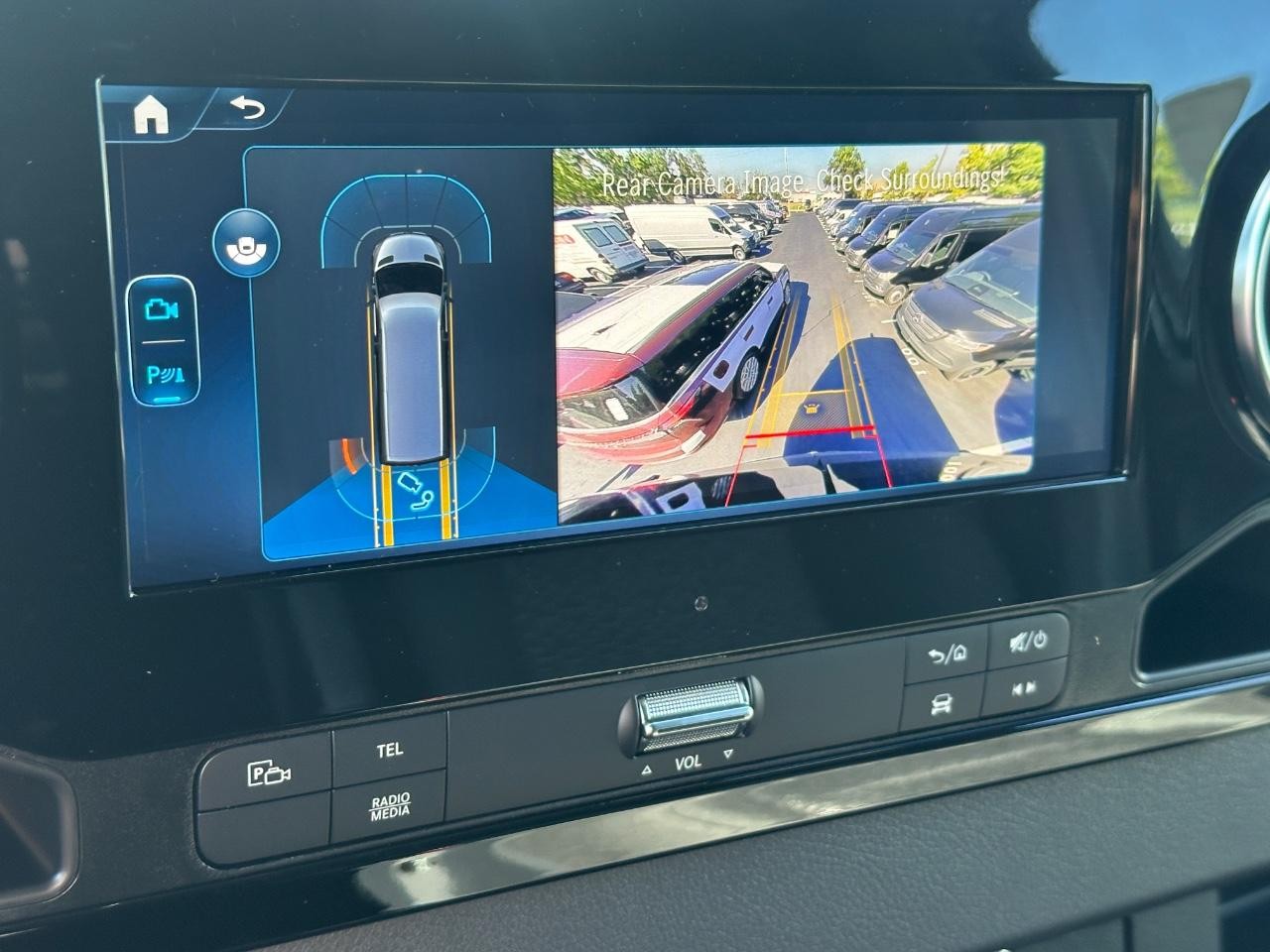 Mercedes-Benz Sprinter Cargo Van Vehicle Full-screen Gallery Image 22