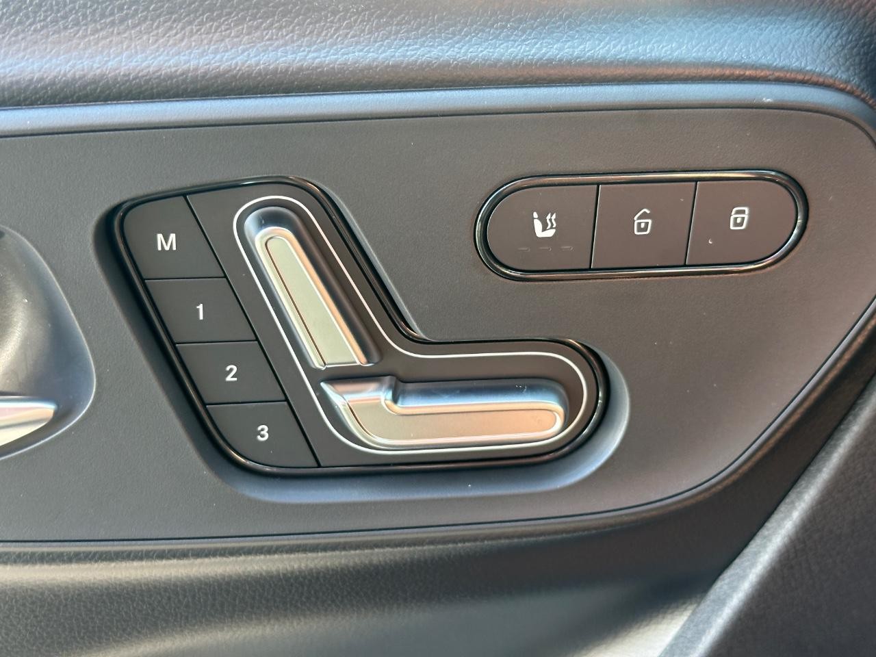 Mercedes-Benz Sprinter Cargo Van Vehicle Full-screen Gallery Image 28