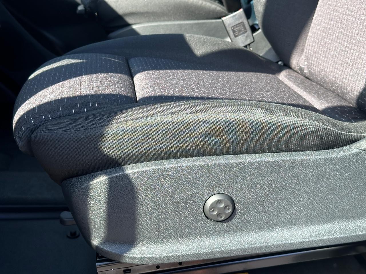 Mercedes-Benz Sprinter Cargo Van Vehicle Full-screen Gallery Image 29