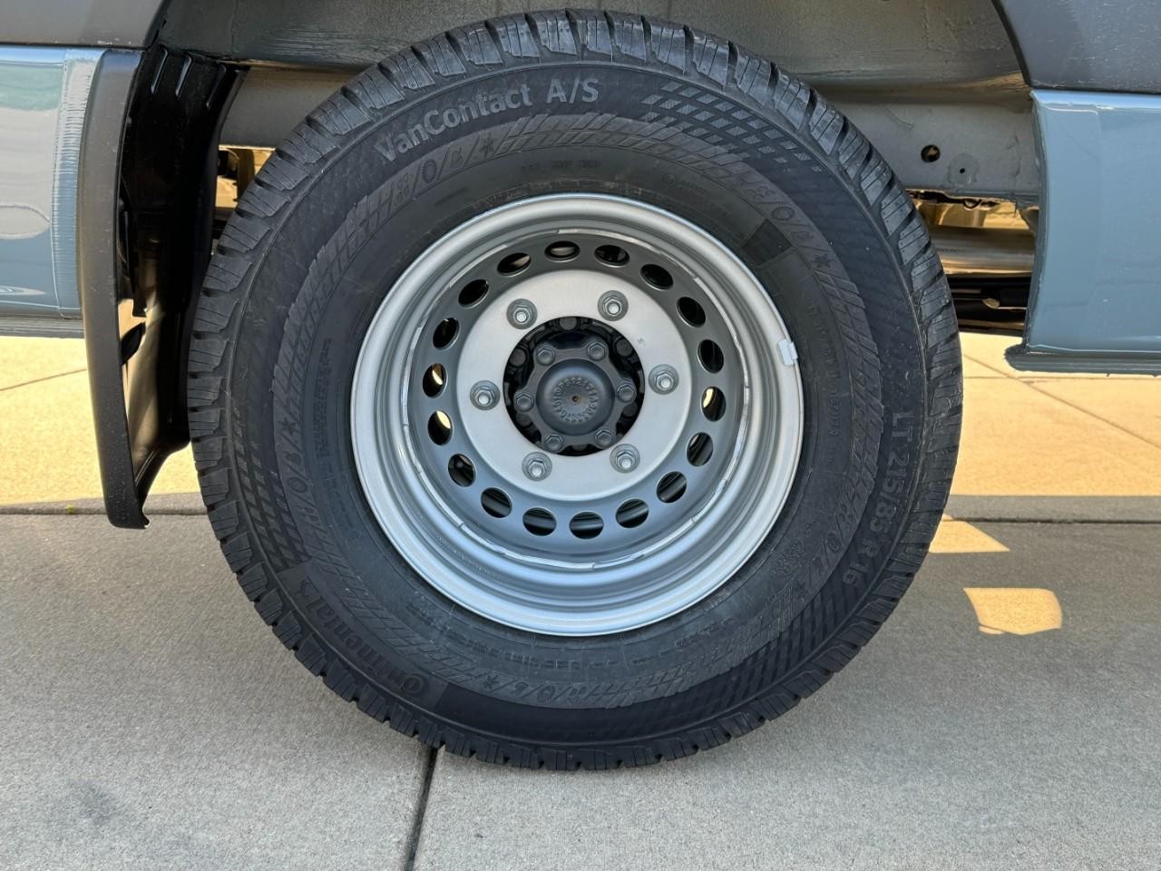 Mercedes-Benz Sprinter Cargo Van Vehicle Full-screen Gallery Image 5