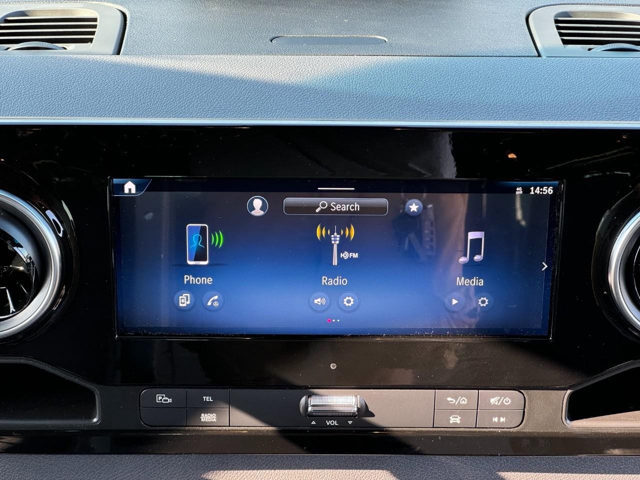 Mercedes-Benz Sprinter Cargo Van Vehicle Full-screen Gallery Image 8