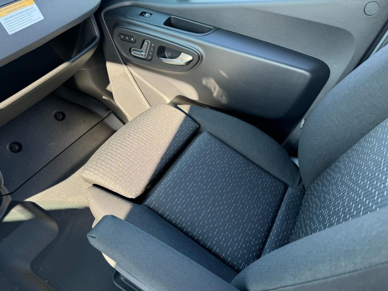 Mercedes-Benz Sprinter Cargo Van Vehicle Full-screen Gallery Image 10