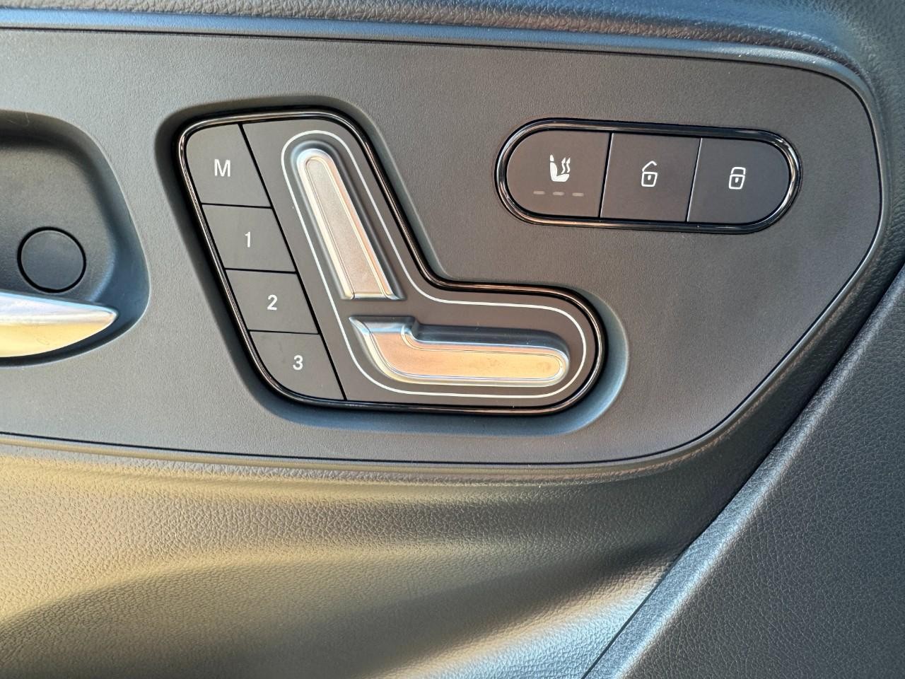 Mercedes-Benz Sprinter Cargo Van Vehicle Full-screen Gallery Image 21