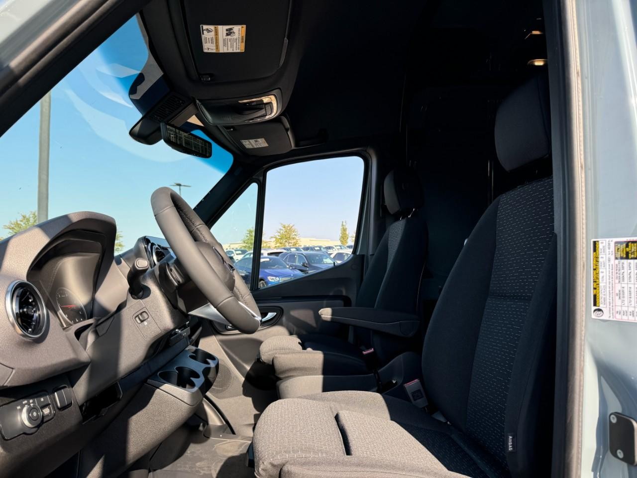 Mercedes-Benz Sprinter Cargo Van Vehicle Full-screen Gallery Image 23