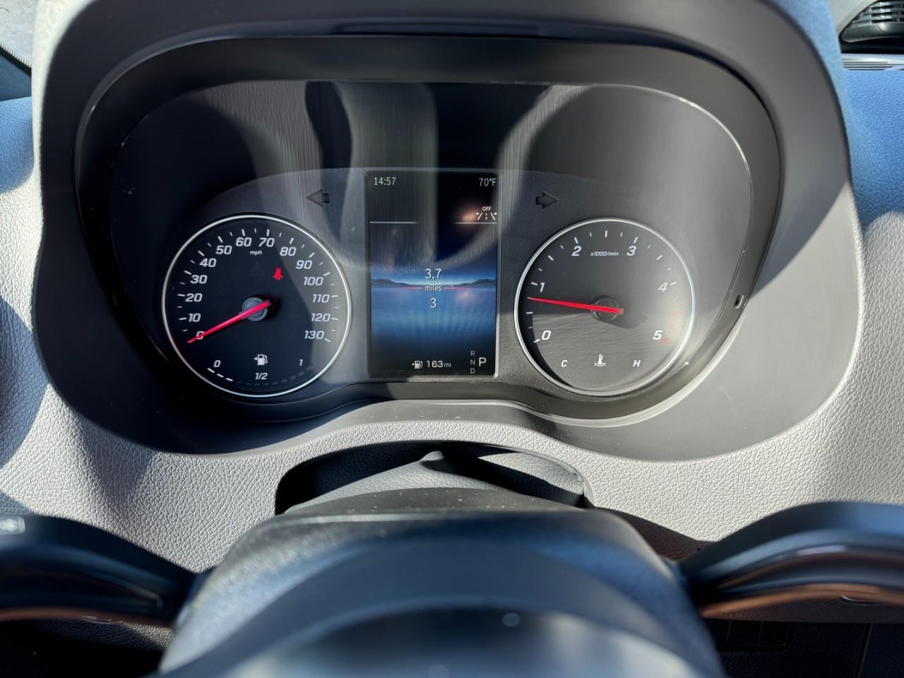 Mercedes-Benz Sprinter Cargo Van Vehicle Full-screen Gallery Image 28