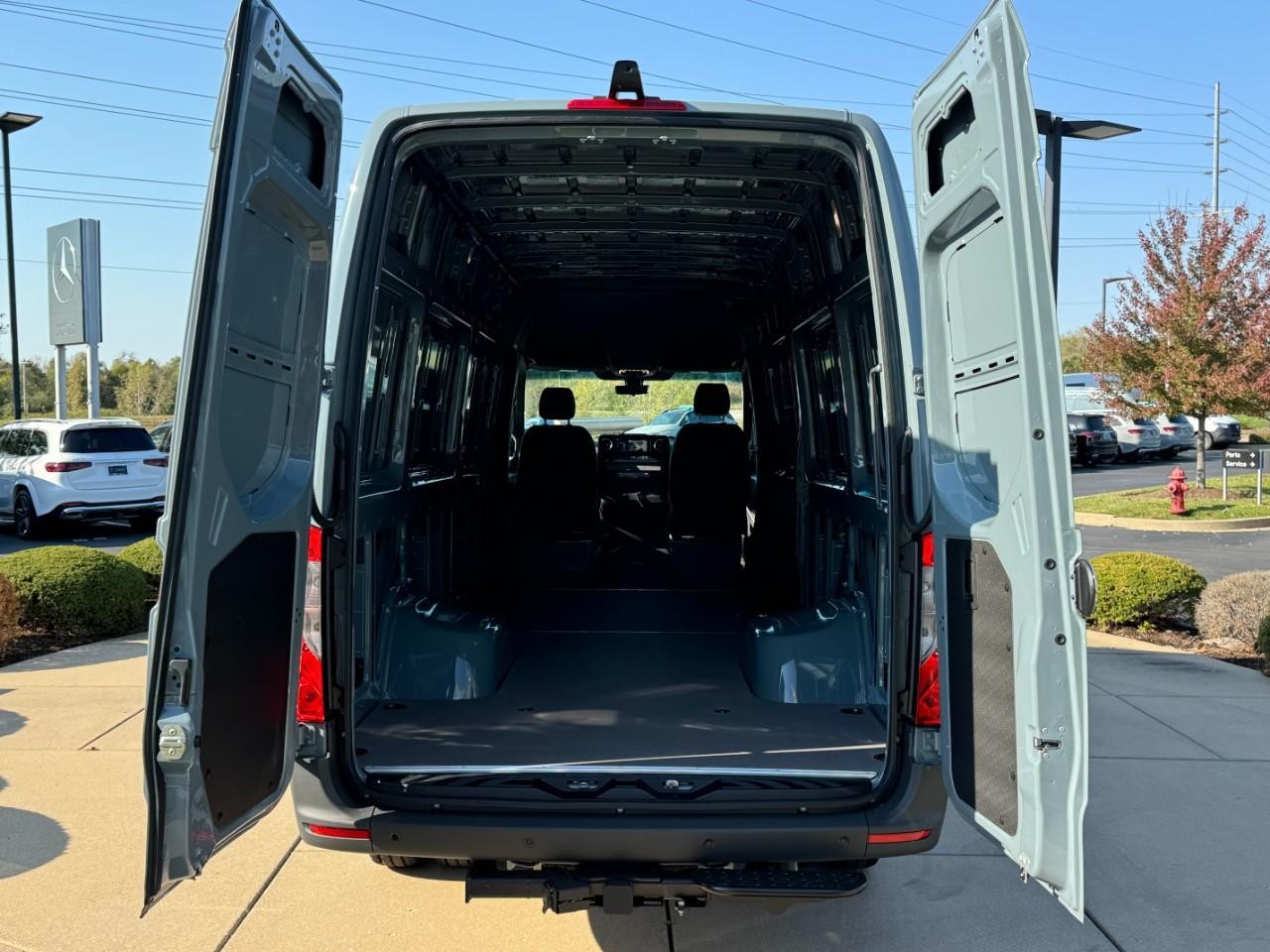 Mercedes-Benz Sprinter Cargo Van Vehicle Full-screen Gallery Image 18