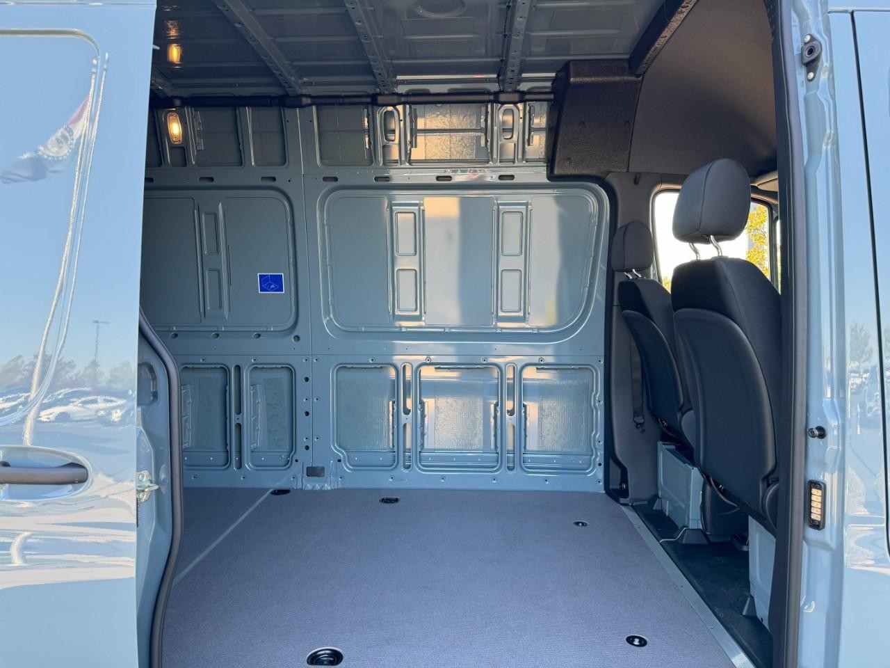 Mercedes-Benz Sprinter Cargo Van Vehicle Full-screen Gallery Image 19