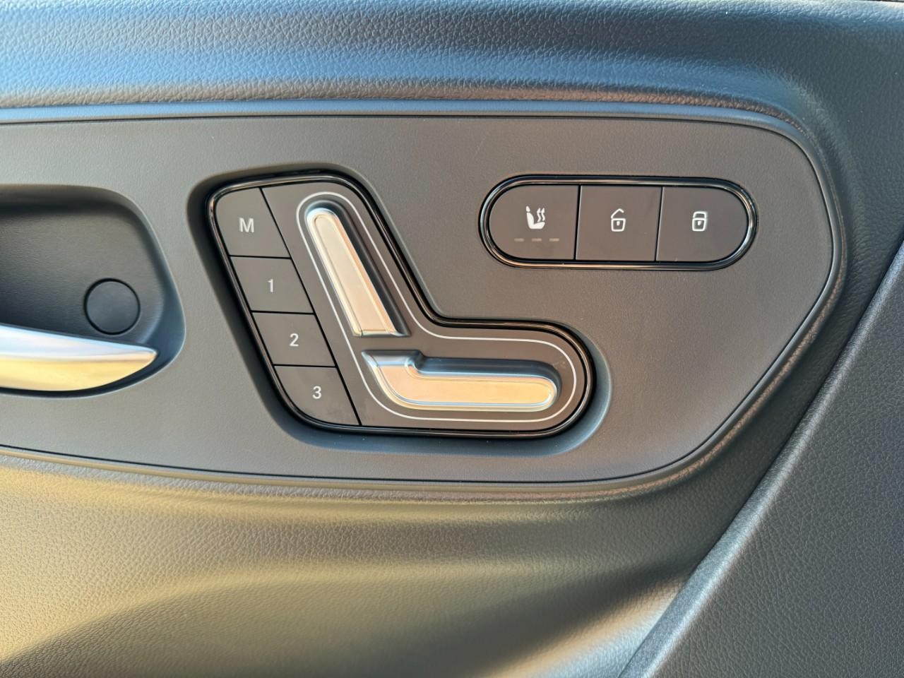 Mercedes-Benz Sprinter Cargo Van Vehicle Full-screen Gallery Image 22