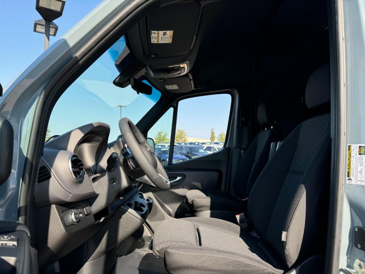 Mercedes-Benz Sprinter Cargo Van Vehicle Full-screen Gallery Image 24