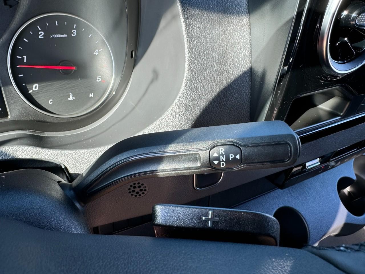 Mercedes-Benz Sprinter Cargo Van Vehicle Full-screen Gallery Image 29