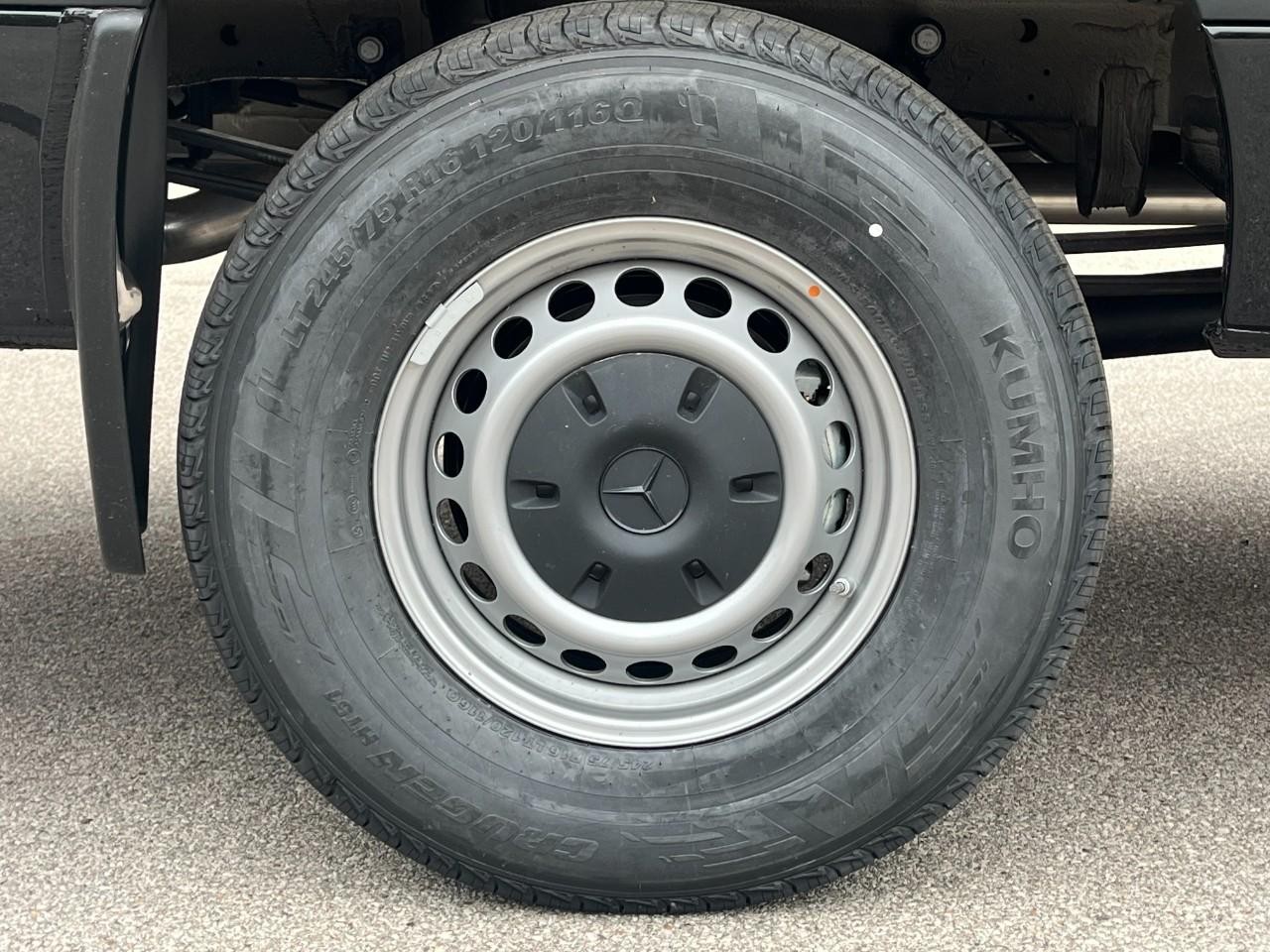 Mercedes-Benz Sprinter Cargo Van Vehicle Full-screen Gallery Image 5