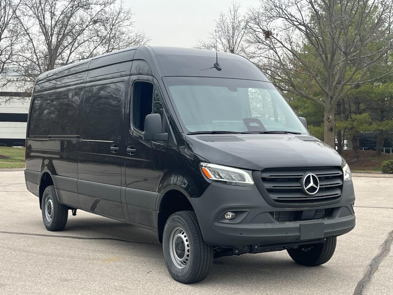 Mercedes-Benz Sprinter Cargo Van Vehicle Full-screen Gallery Image 6