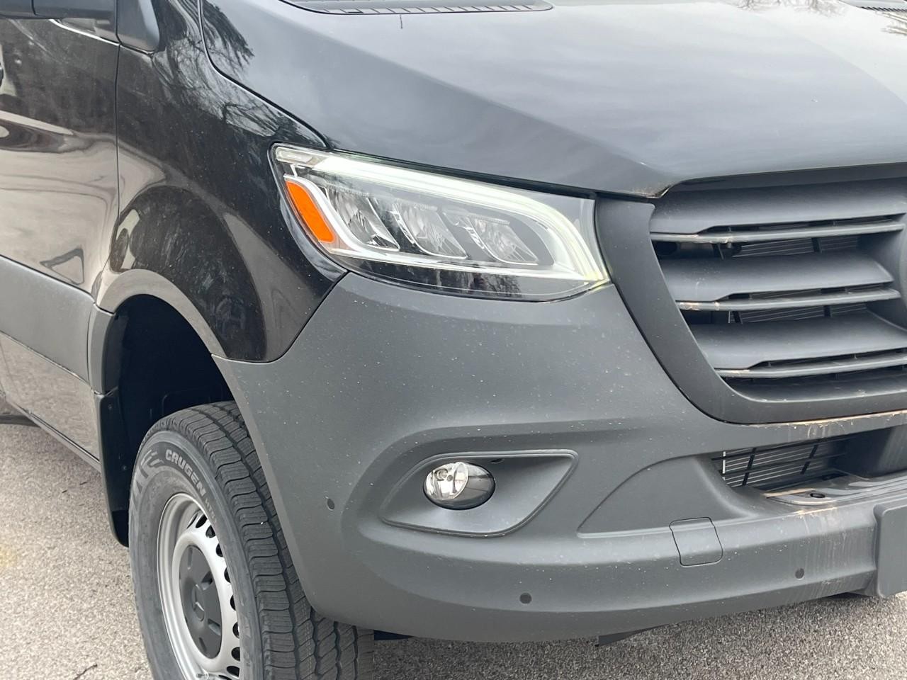 Mercedes-Benz Sprinter Cargo Van Vehicle Full-screen Gallery Image 8