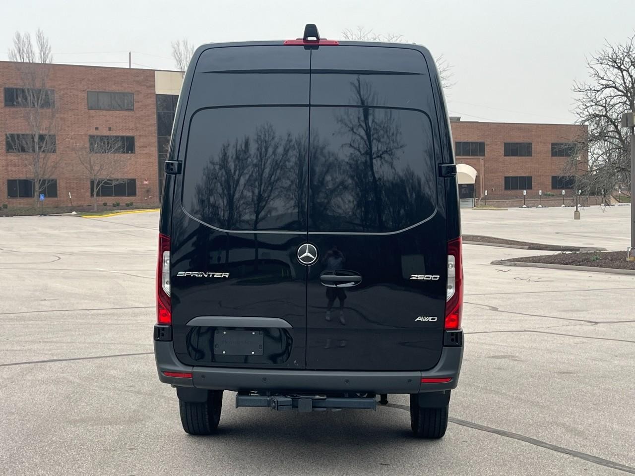 Mercedes-Benz Sprinter Cargo Van Vehicle Full-screen Gallery Image 10