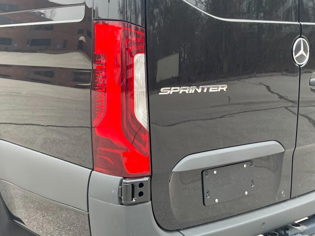 Mercedes-Benz Sprinter Cargo Van Vehicle Full-screen Gallery Image 11