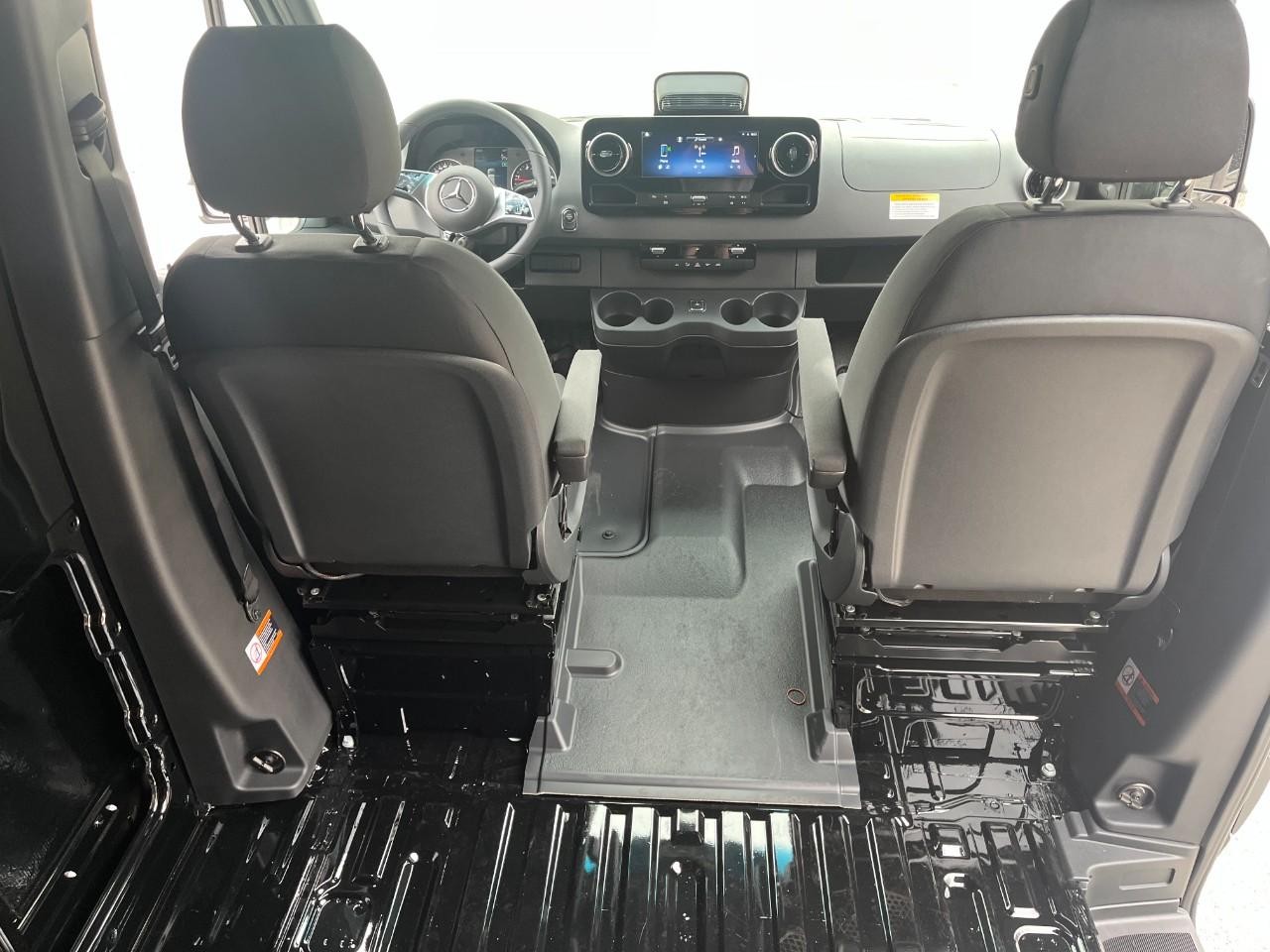 Mercedes-Benz Sprinter Cargo Van Vehicle Full-screen Gallery Image 17