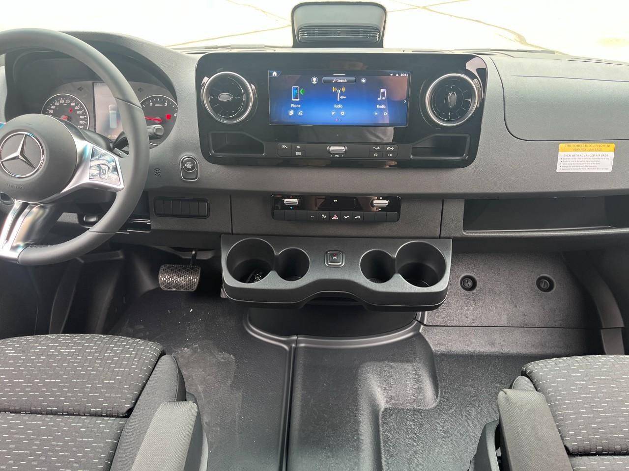 Mercedes-Benz Sprinter Cargo Van Vehicle Full-screen Gallery Image 20