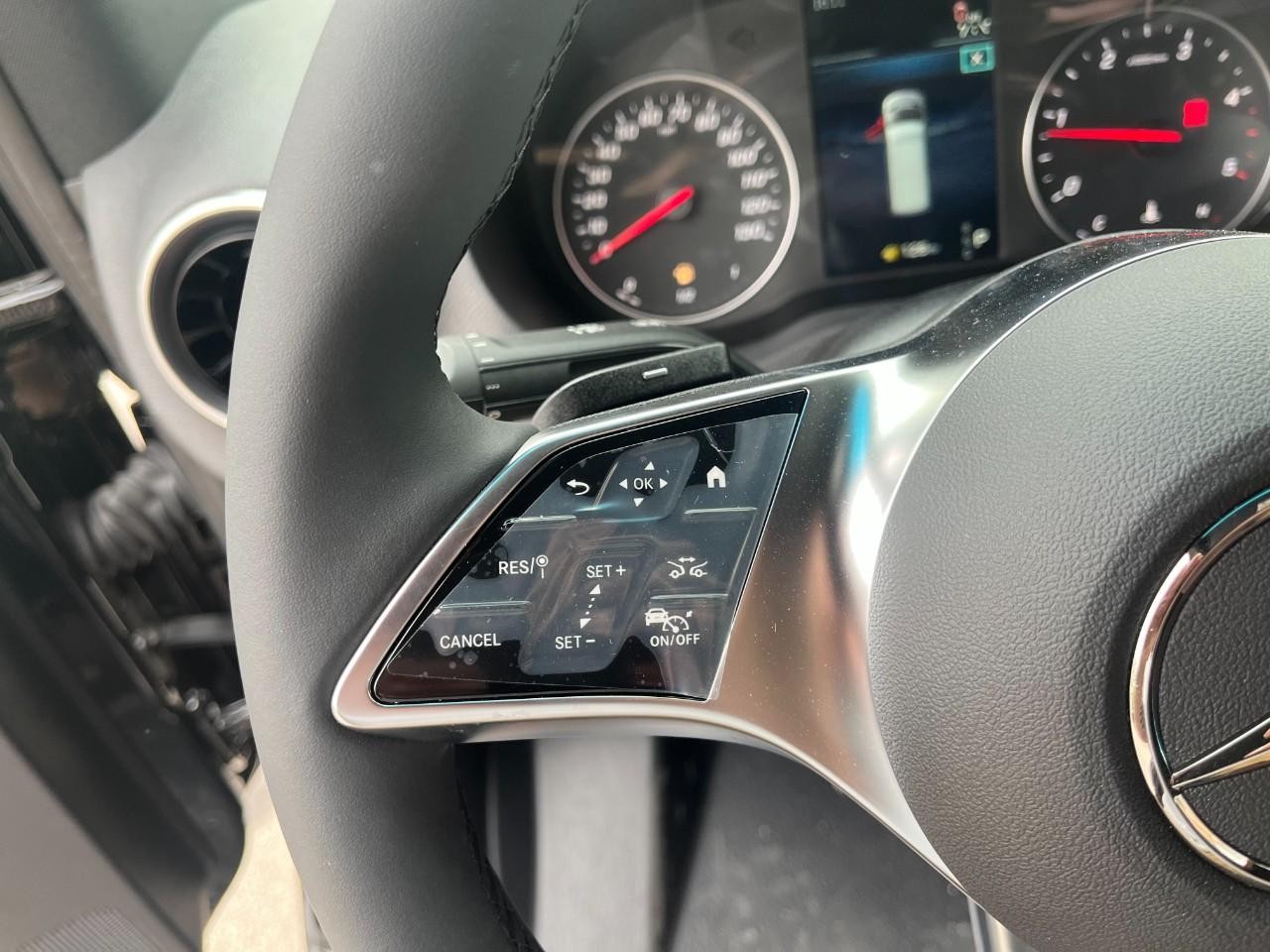 Mercedes-Benz Sprinter Cargo Van Vehicle Full-screen Gallery Image 24