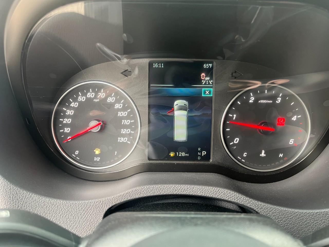 Mercedes-Benz Sprinter Cargo Van Vehicle Full-screen Gallery Image 27