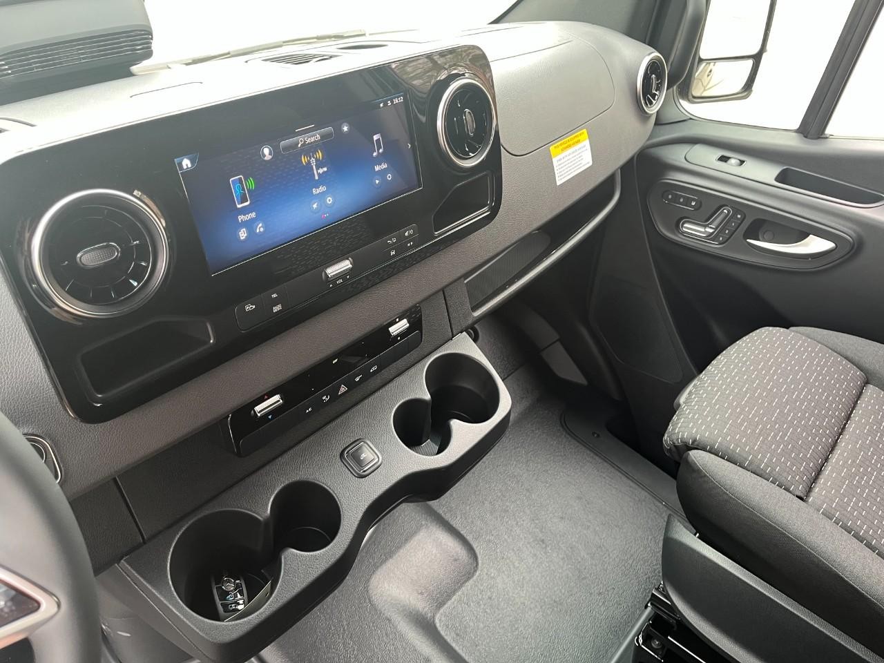 Mercedes-Benz Sprinter Cargo Van Vehicle Full-screen Gallery Image 33