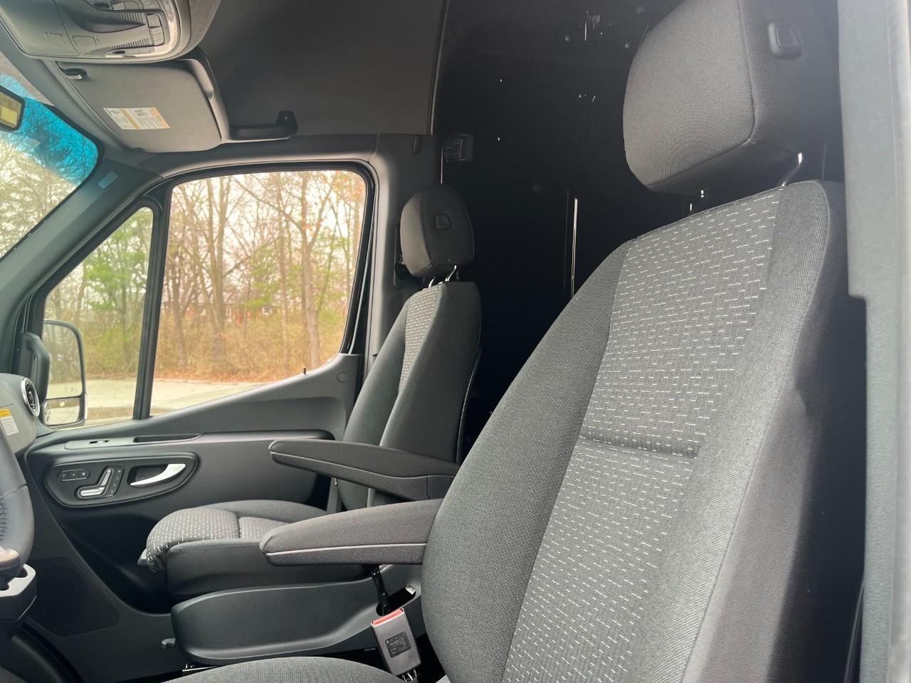 Mercedes-Benz Sprinter Cargo Van Vehicle Full-screen Gallery Image 38