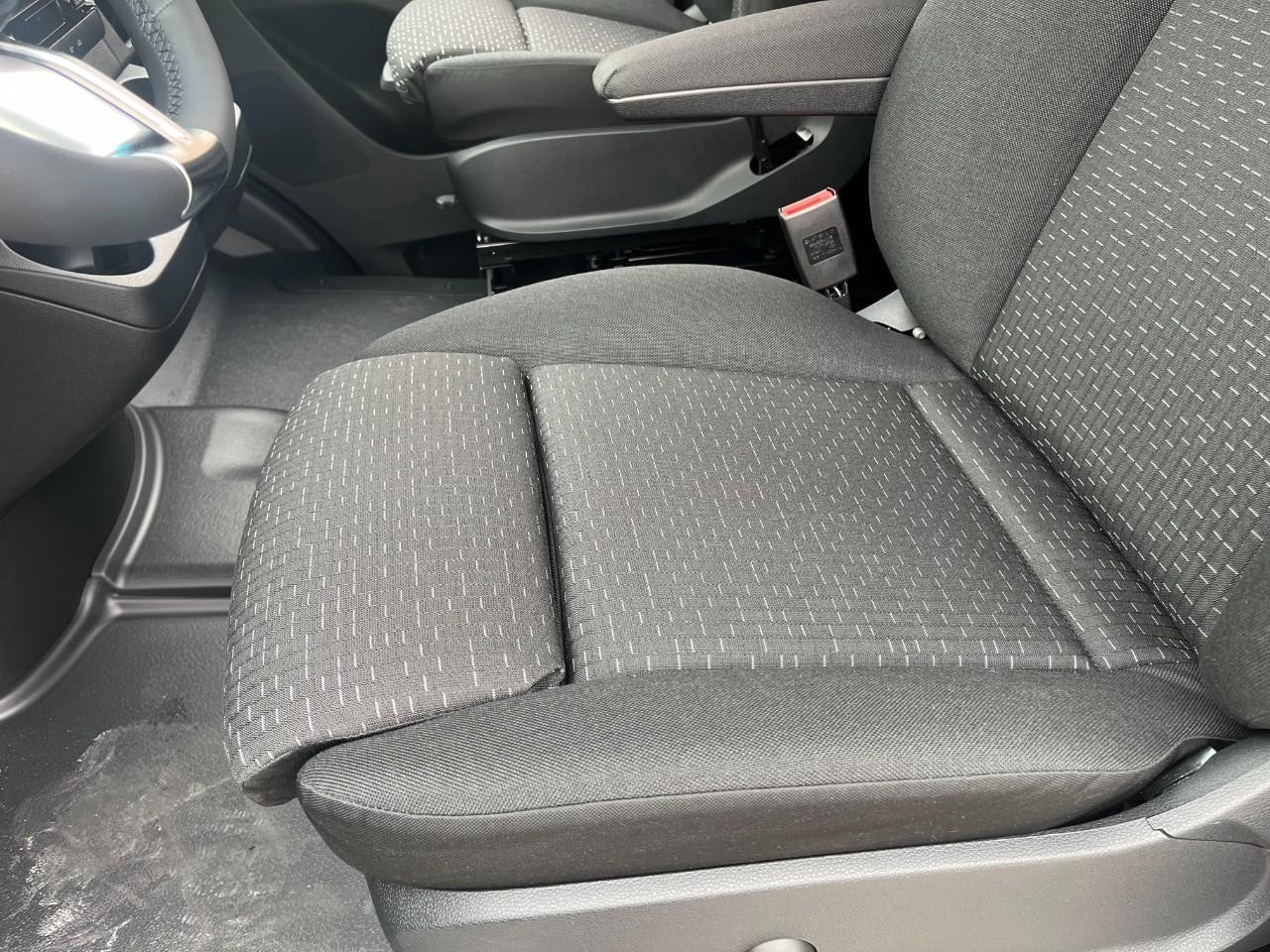 Mercedes-Benz Sprinter Cargo Van Vehicle Full-screen Gallery Image 39