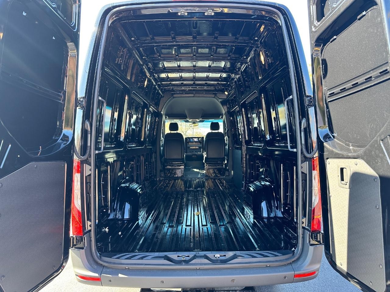 Mercedes-Benz Sprinter Cargo Van Vehicle Full-screen Gallery Image 5