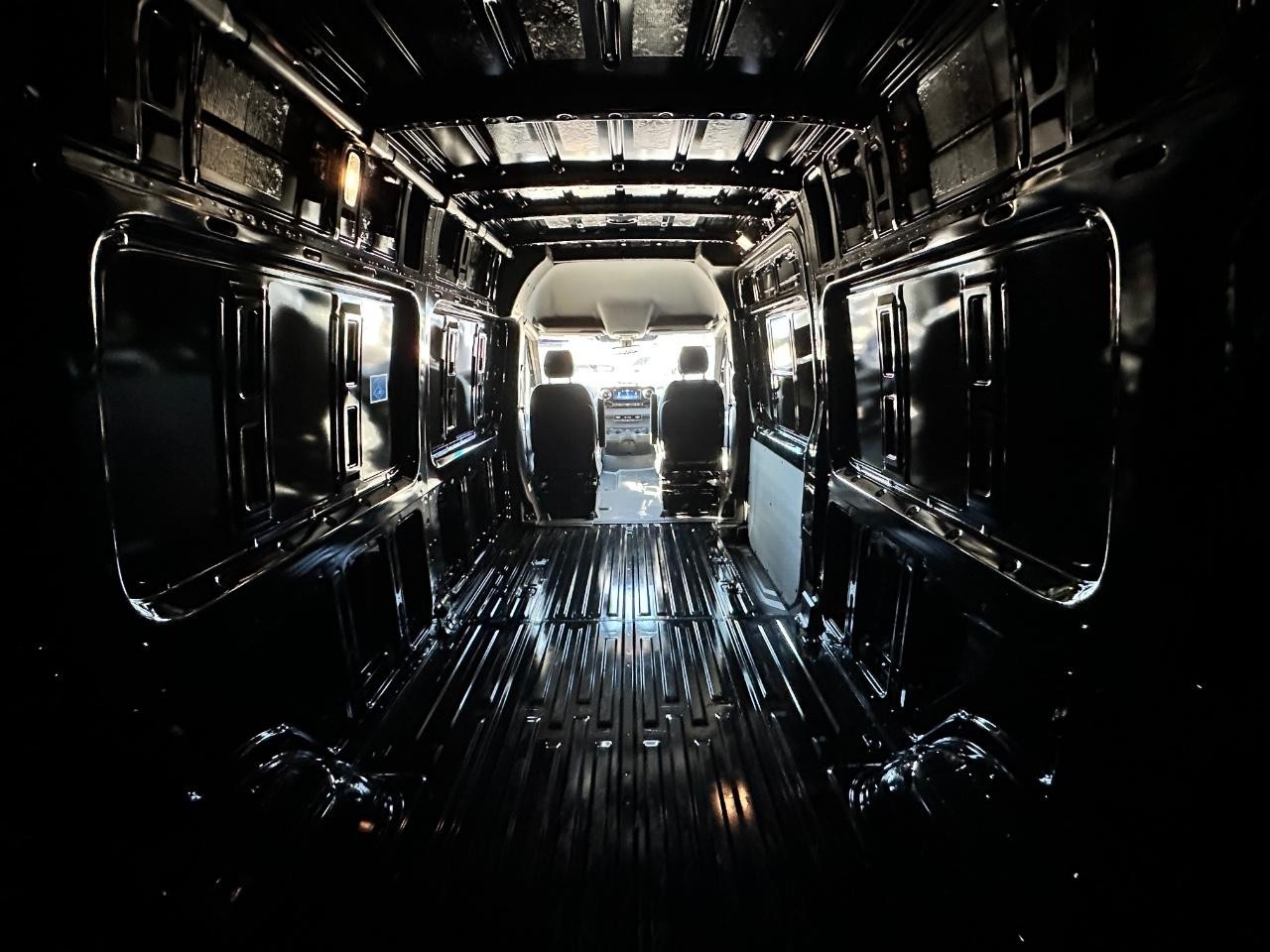 Mercedes-Benz Sprinter Cargo Van Vehicle Full-screen Gallery Image 15