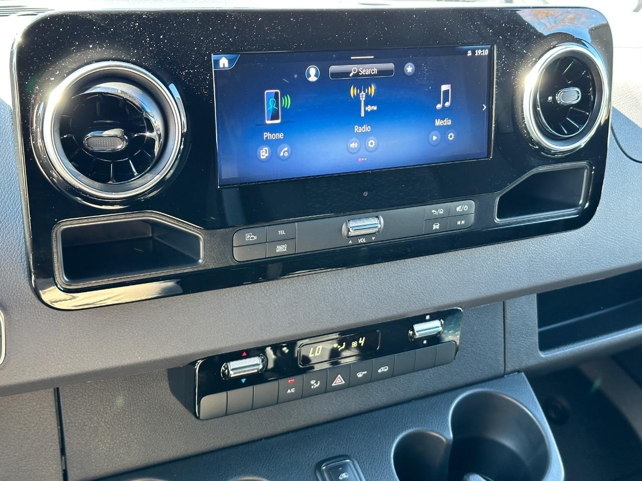 Mercedes-Benz Sprinter Cargo Van Vehicle Full-screen Gallery Image 23