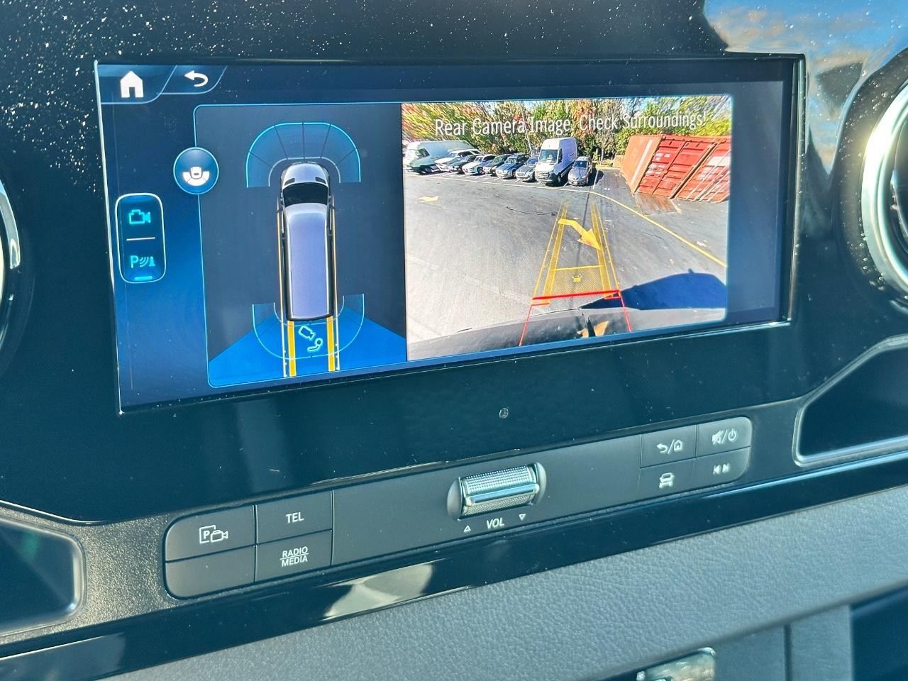 Mercedes-Benz Sprinter Cargo Van Vehicle Full-screen Gallery Image 24