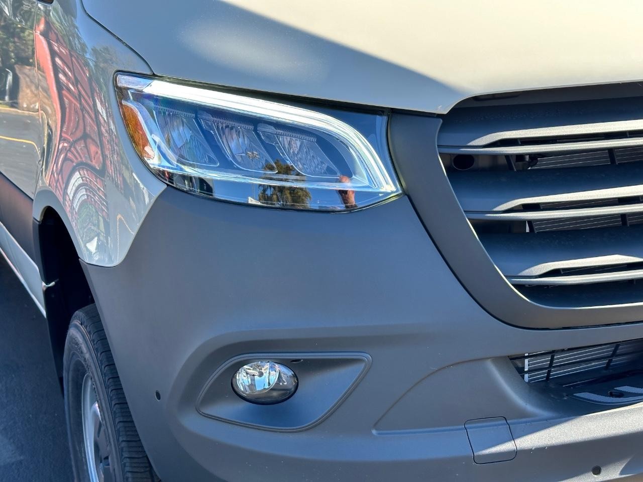 Mercedes-Benz Sprinter Cargo Van Vehicle Full-screen Gallery Image 9